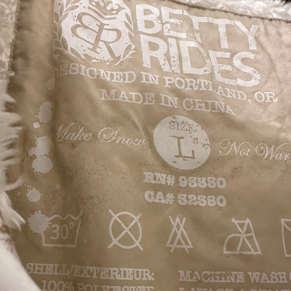 Betty Rides ski jacket - Picture 2 of 2